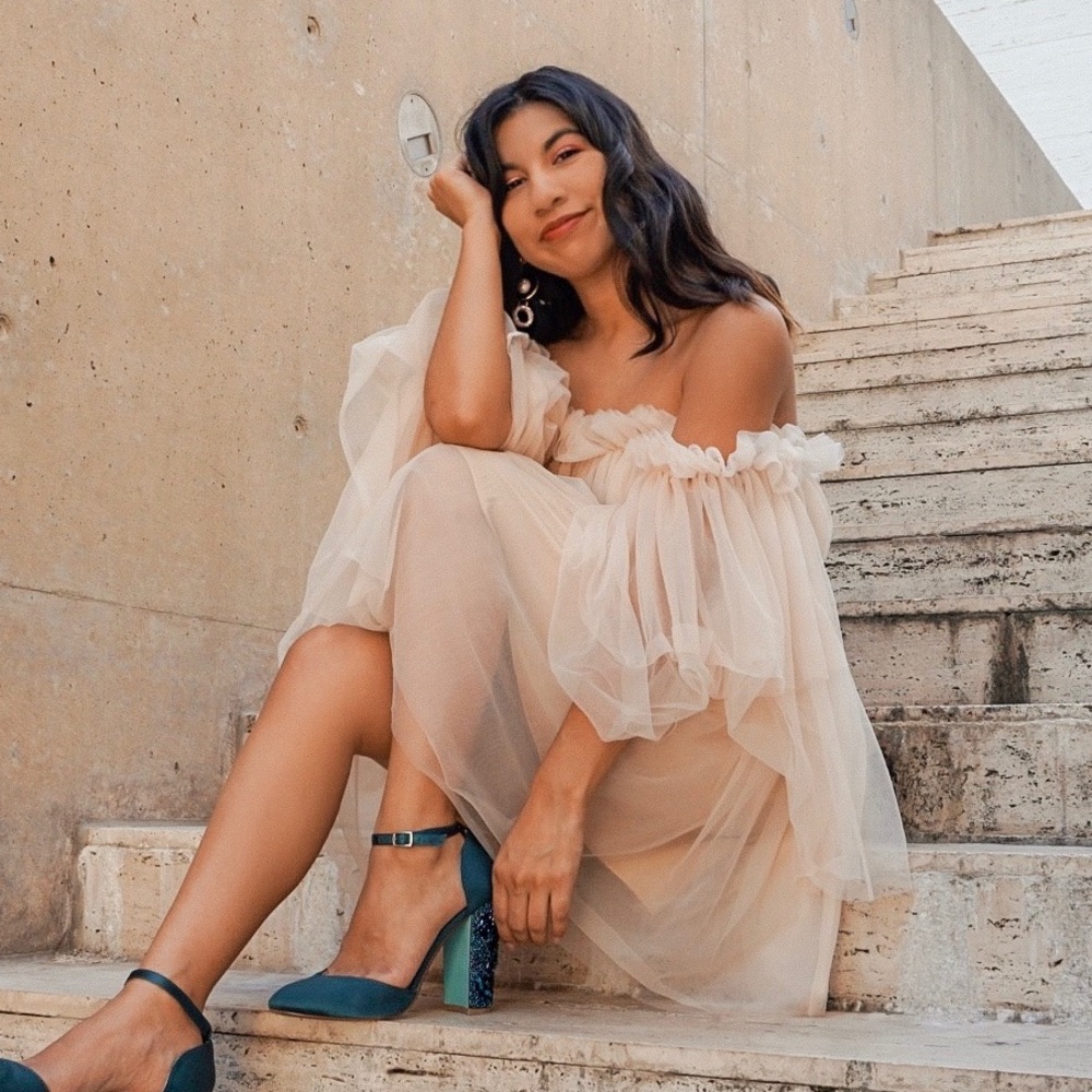 Meet your Posher, Adriana